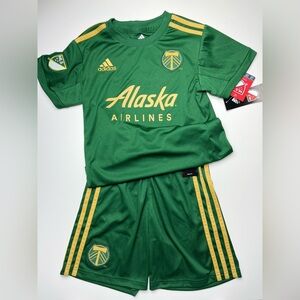 Kids 5/6 Alaska MLS shirt and shorts
